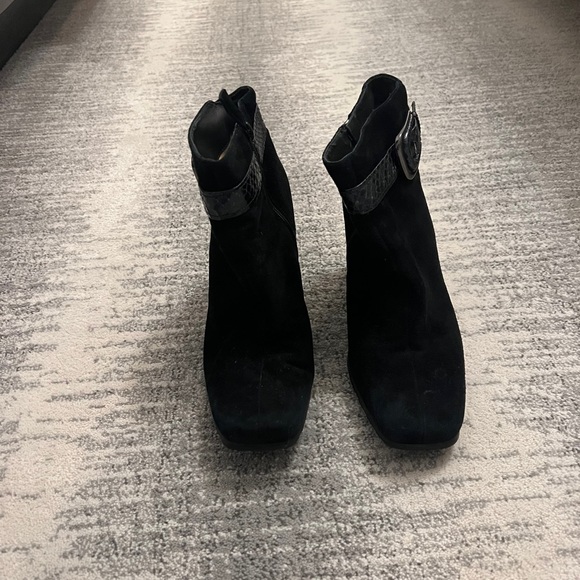 Via spiga suede ankle boots with leather strap - Picture 2 of 6